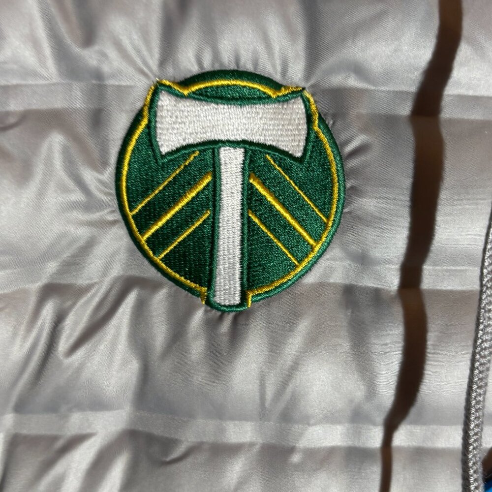 Oregon Timbers soccer Columbia jacket size XL